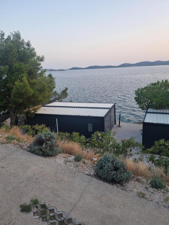 Hipo Camp Mobil Home Arta Pakostane Bagian luar foto