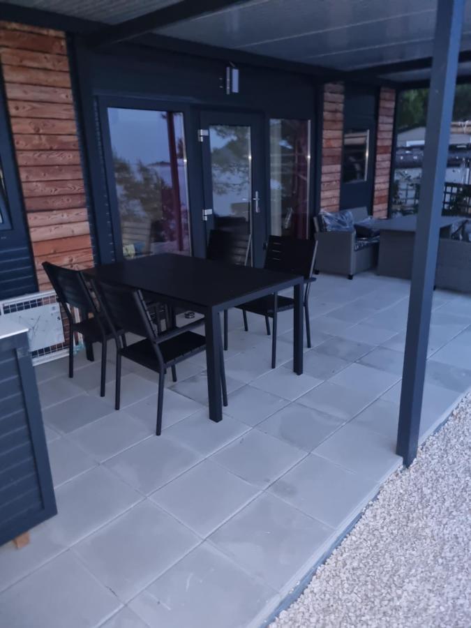Hipo Camp Mobil Home Arta Pakostane Bagian luar foto